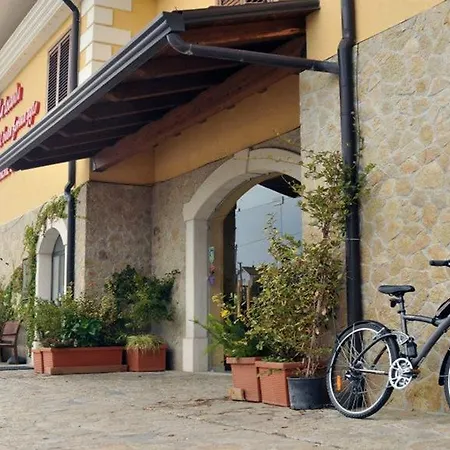 Hotel La Locanda Del Buon Formaggio 3*